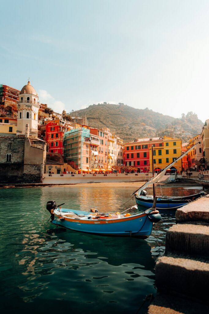 Csónak a Cinque Terre öbleiben