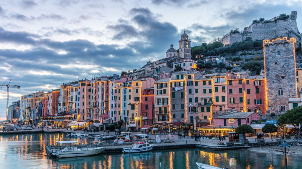 Hajó Portovenere előtt