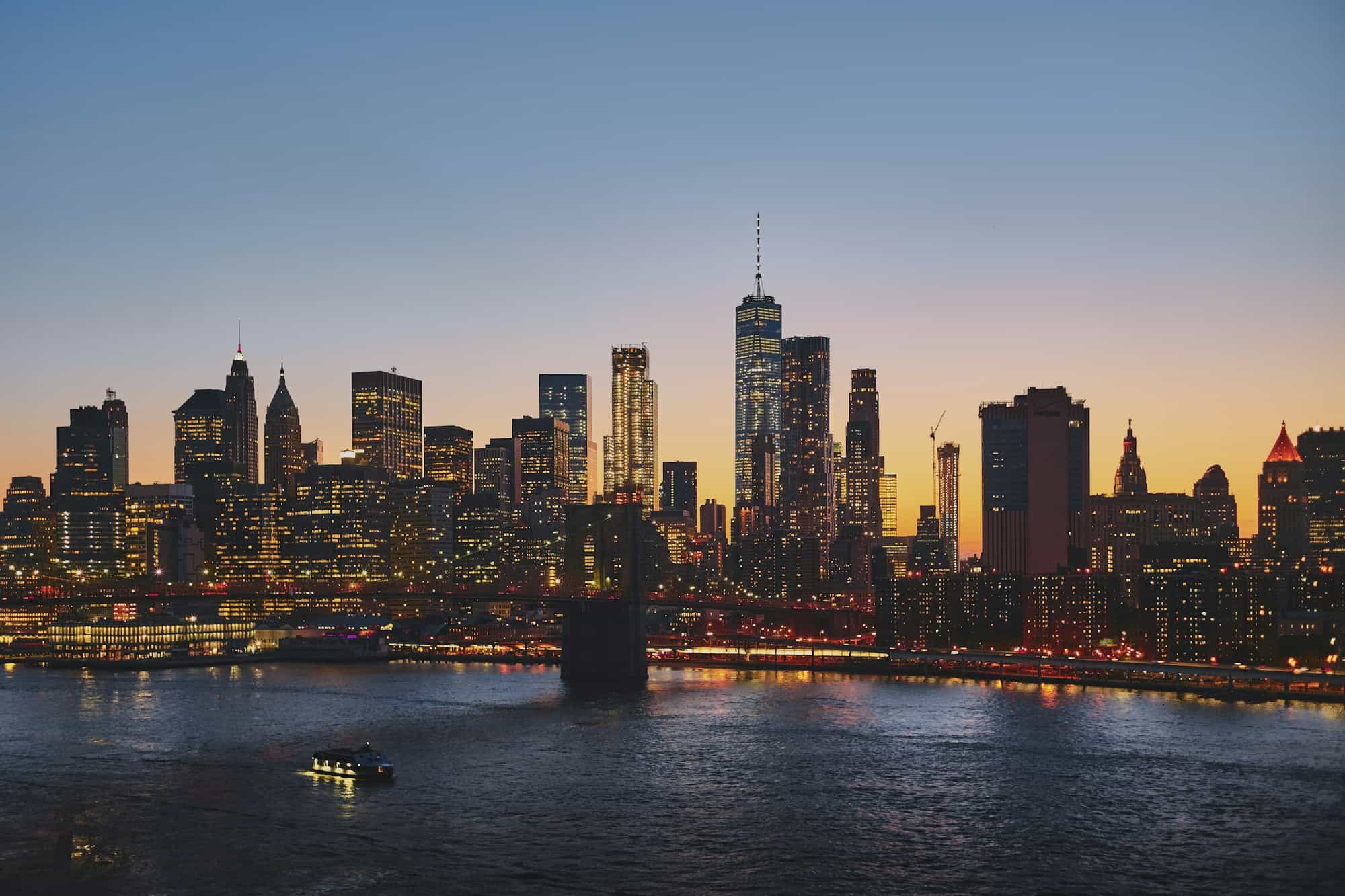 New York skyline és a Brooklyn híd panorámája